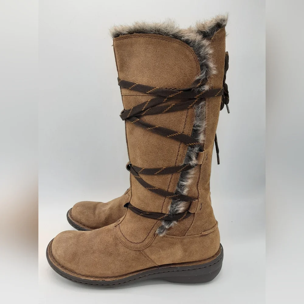 Clarks Avington Hayes Brown Suede Faux Fur Lined Lace Up Women's Cozy Boots.